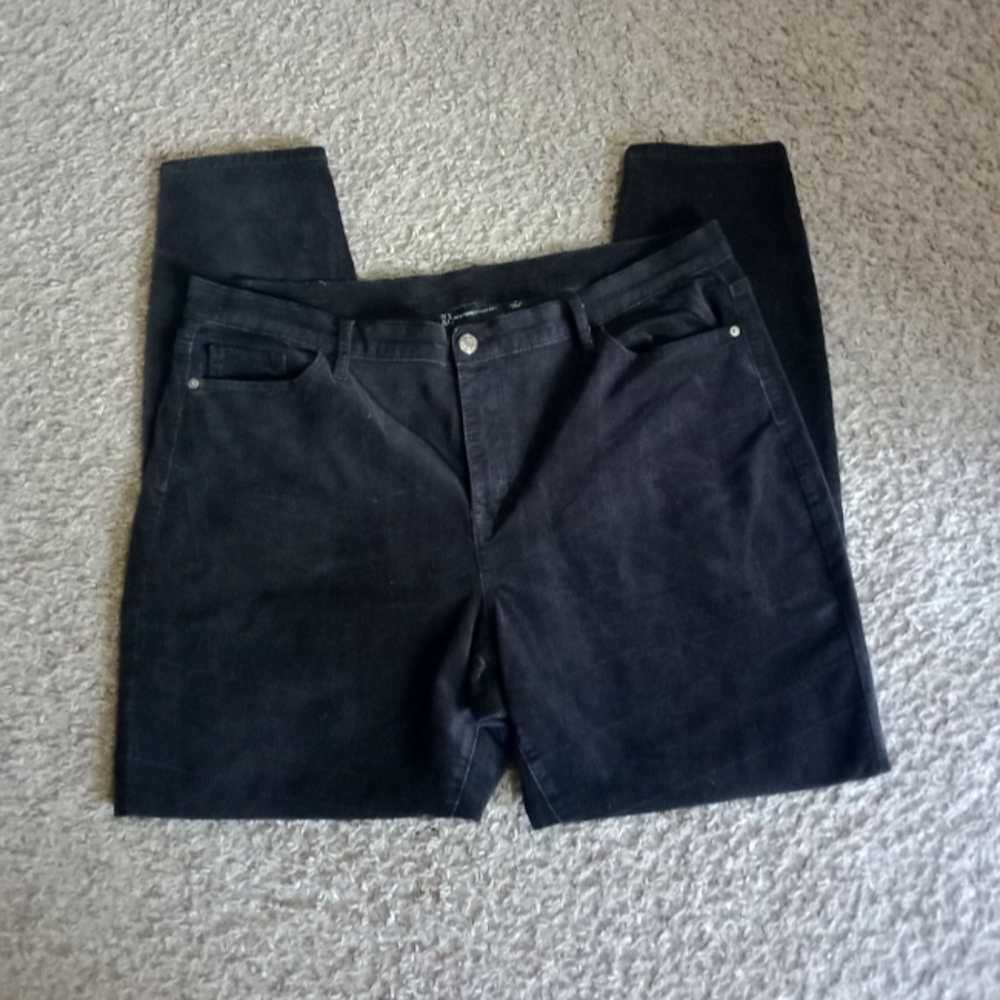NEW YORK & CO BLACK ANKLE PANTS SIZE 18.
